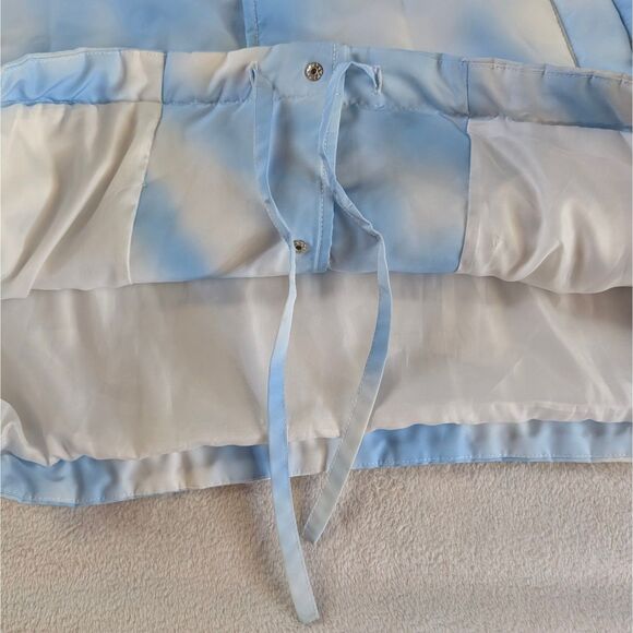 H&M Justine Skye Cloud Print Puffer Jacket Women's Medium Blue White Button Up - Picture 4 of 10